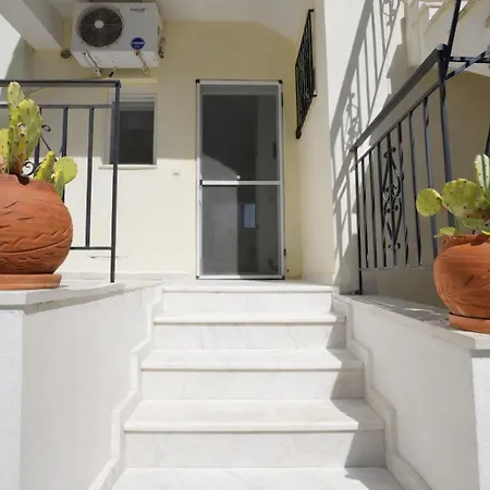 Сasa de vacaciones Olga's House By Golden Host *